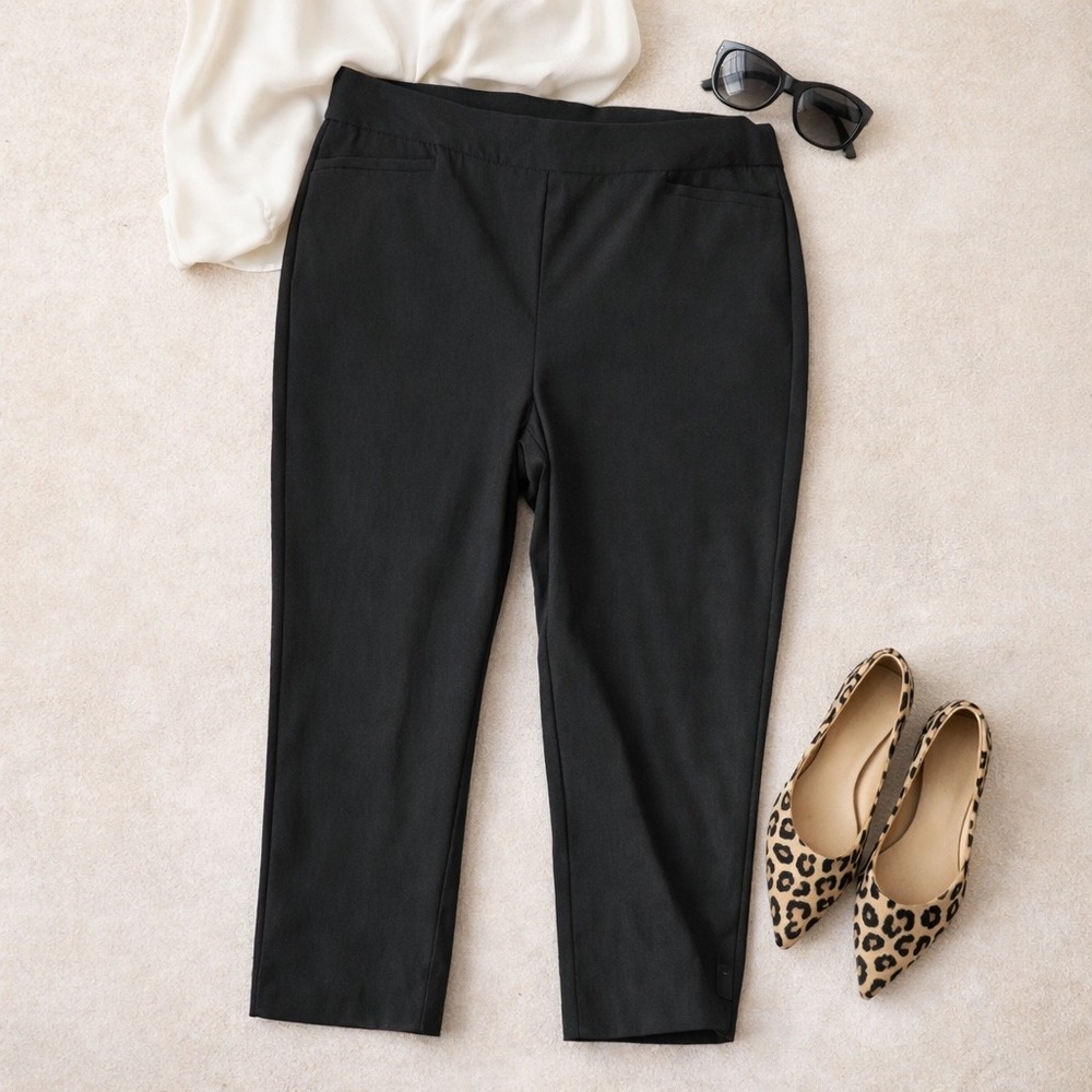 Chicos Slimming Panel Black Cropped Pants‎ Pull On Slim Minimalist Chic 1/MED/8